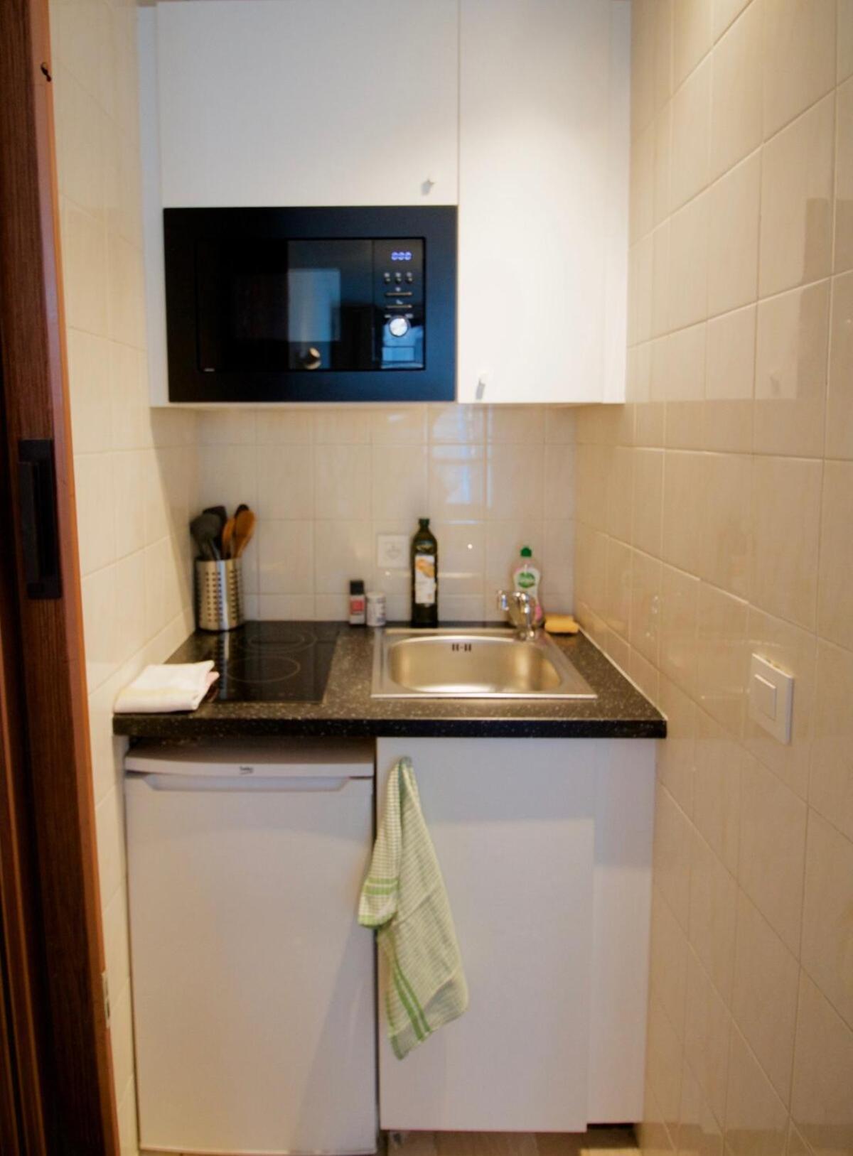Beautiful And Bright Avlouise Appartement